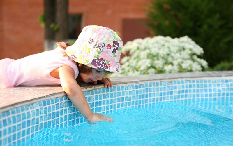 Anak tidak ingin berenang